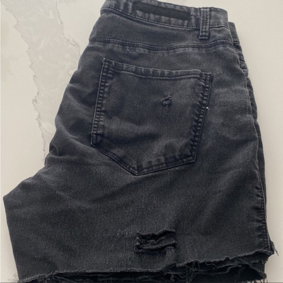 Celebrity Gold Black Distressed Cutoff Jean Shorts Size 12 - Picture 5 of 9